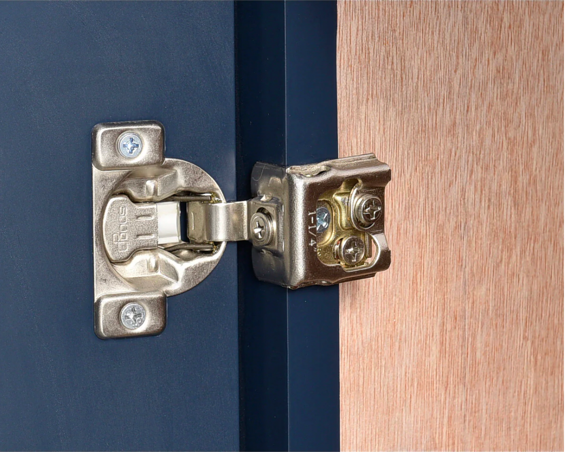 18" x 84" Freestanding Linen Tower Cabinet (Pinewood)